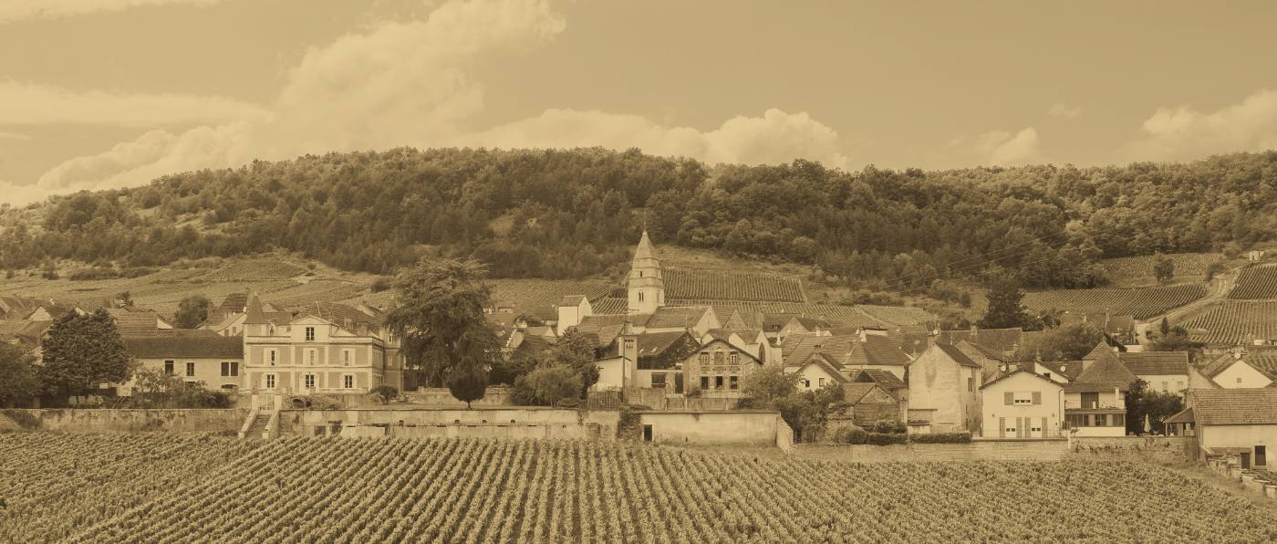 The Burgundy vineyards and hilltop village of the Côte Chalonnaise
